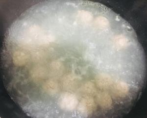 豌豆苗肉丸汤
