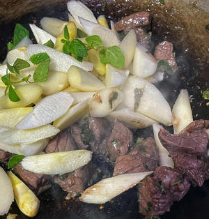 牛肉粒配白芦笋牛至🌿