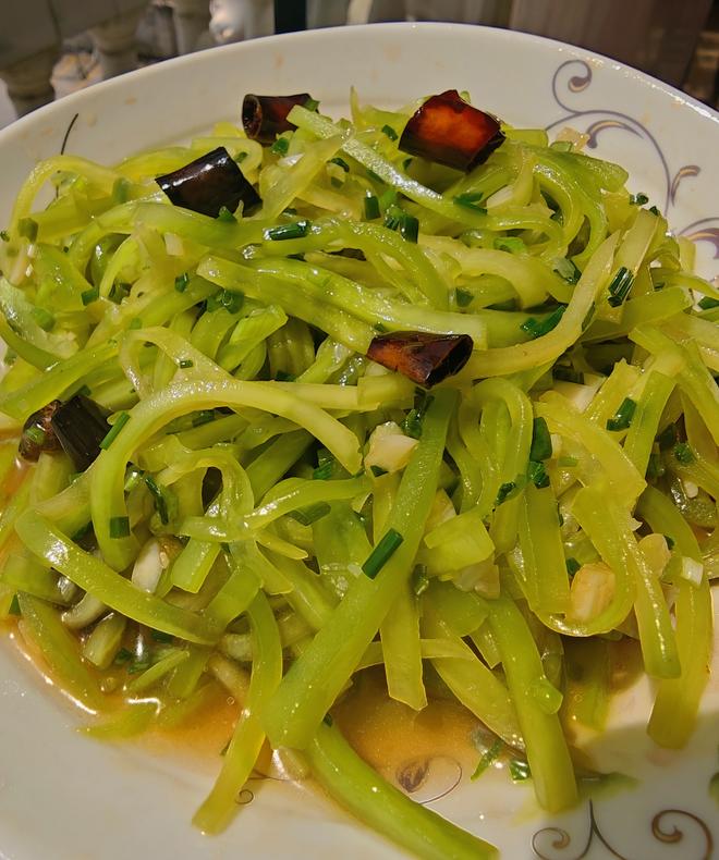 葱油莴笋丝