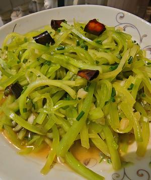 葱油莴笋丝