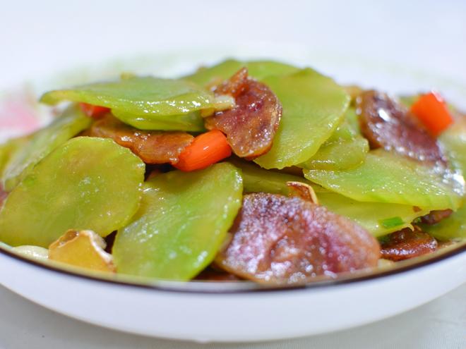 莴笋炒腊肠