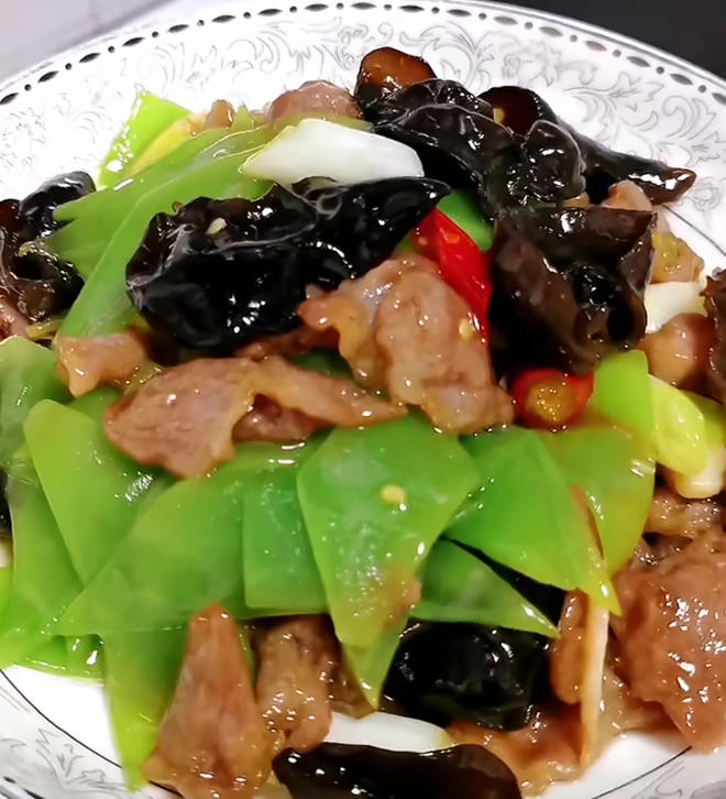 青笋木耳肉片
