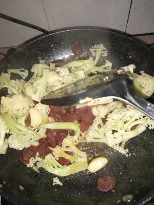 花菜炒腊肠