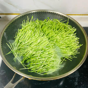 蒜蓉炒豆苗