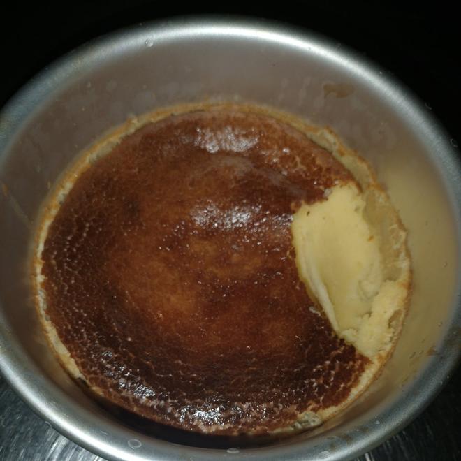 无奶油奶酪和淡奶油的巴斯克