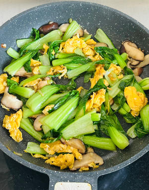 香菇油菜炒鸡蛋