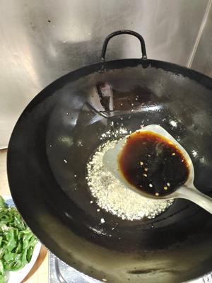 超级下饭的青椒炒皮蛋