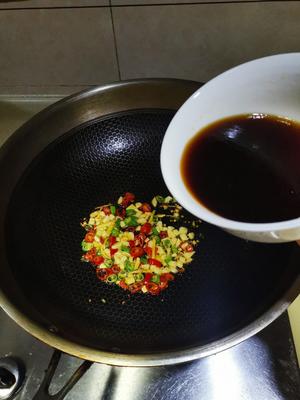 【凉拌皮蛋】酱汁这样调，好吃又爽口，美味翻倍