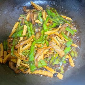 超下饭/青椒香干炒肉丝