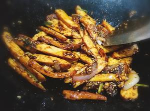 一吃就停不下来的～麻辣香干😋