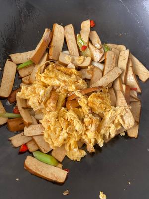 鸡蛋炒香干