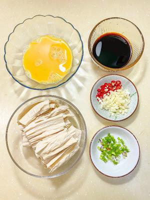 焖炒腐竹煎蛋