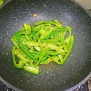 好吃到原地飞起的青椒腐竹