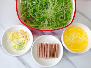 火腿鸡蛋炒黑豆苗