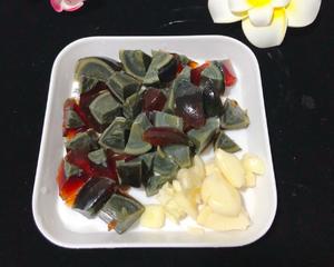 上汤皮蛋豆苗