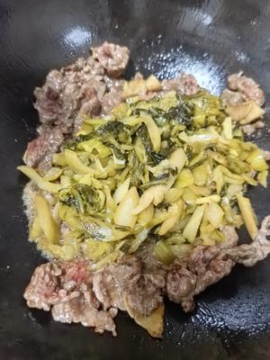 酸菜炒牛肉（猪肉）