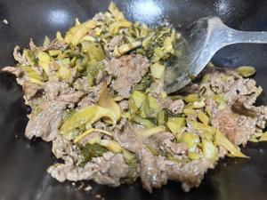 酸菜炒牛肉（猪肉）