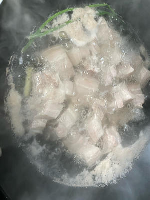 青萝卜腐竹红烧五花肉（不炒糖色，家常懒人版）