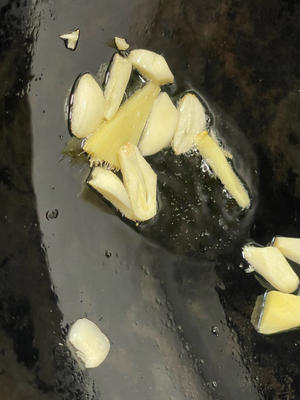 青萝卜腐竹红烧五花肉（不炒糖色，家常懒人版）