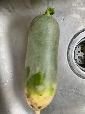 青萝卜腐竹红烧五花肉（不炒糖色，家常懒人版）