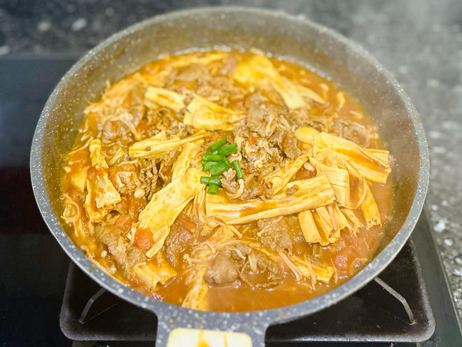 番茄腐竹牛肉煲