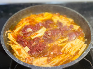 番茄腐竹牛肉煲